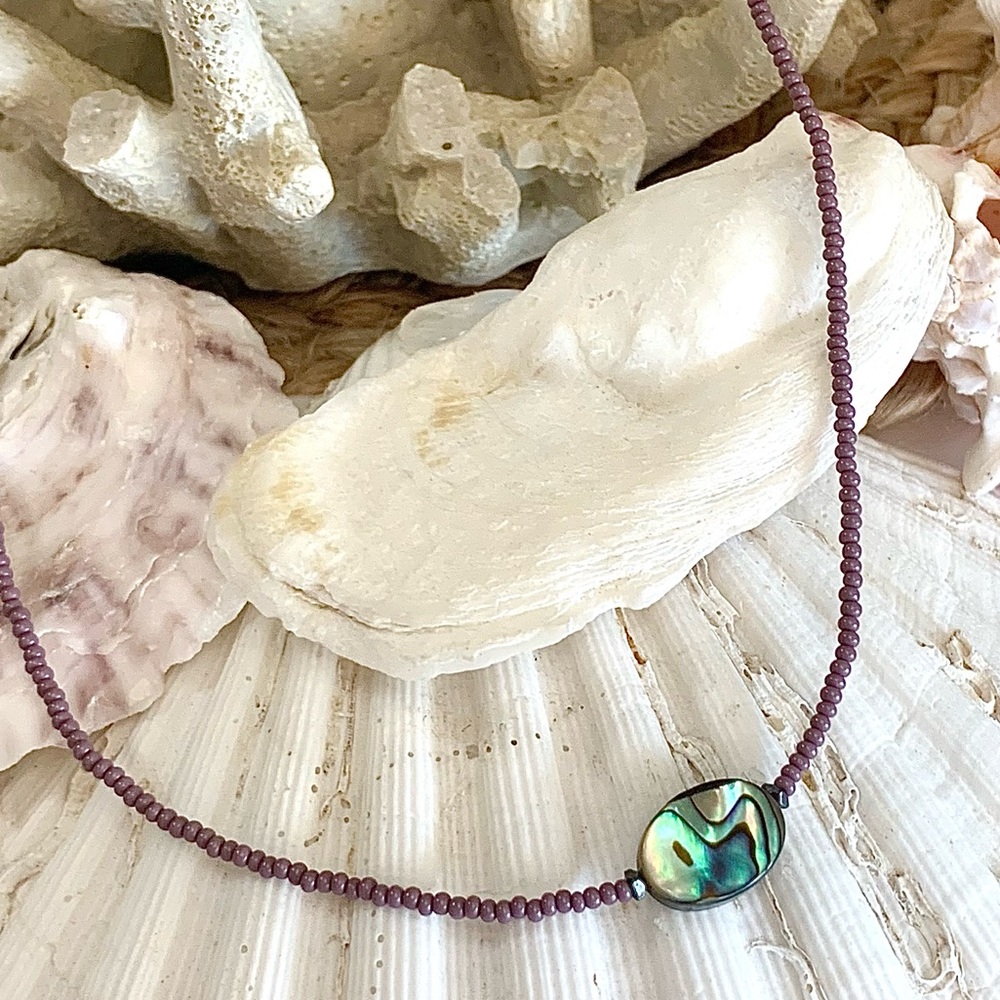 Mother of Pearl & Mauve Beaded Necklace - Picture 3 of 4